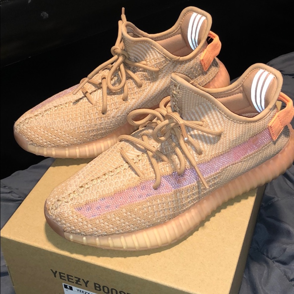 YEEZY BOOST 350 v2 CLAY
